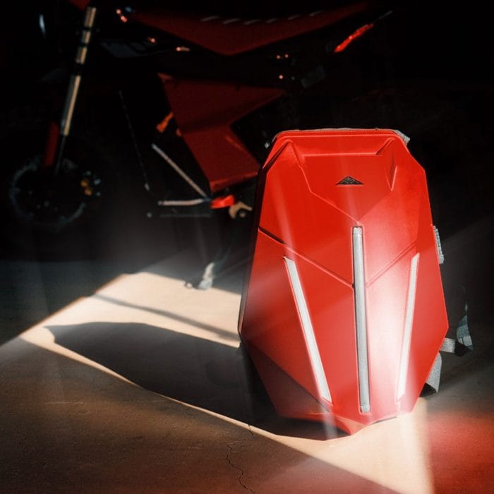 zealot-giant-red-feature-03 zealot-giant-red-feature-03